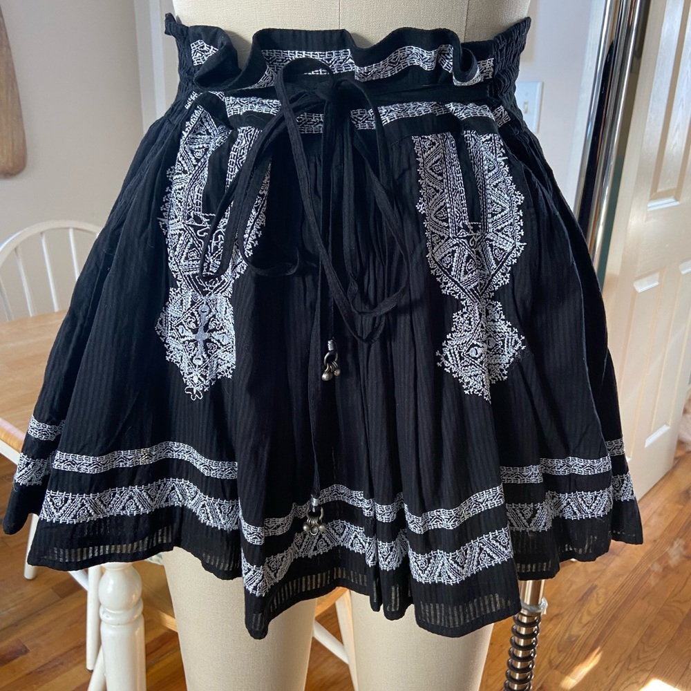 Romeo & Juliet Couture embroidered mini skirt, 100% cotton